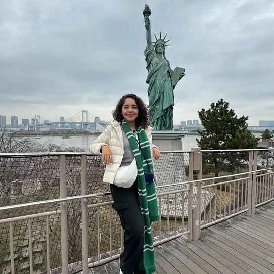 Lo más valioso de Enfócate y Brilla fue la claridad que me dio al analizar mis dimensiones personales.
El acompañamiento y las dinámicas crearon una verdadera comunidad, me sentí apoyada en todo momento.
Cada generación me confirma que el crecimiento es un proceso continuo, lleno de avances y ajustes.