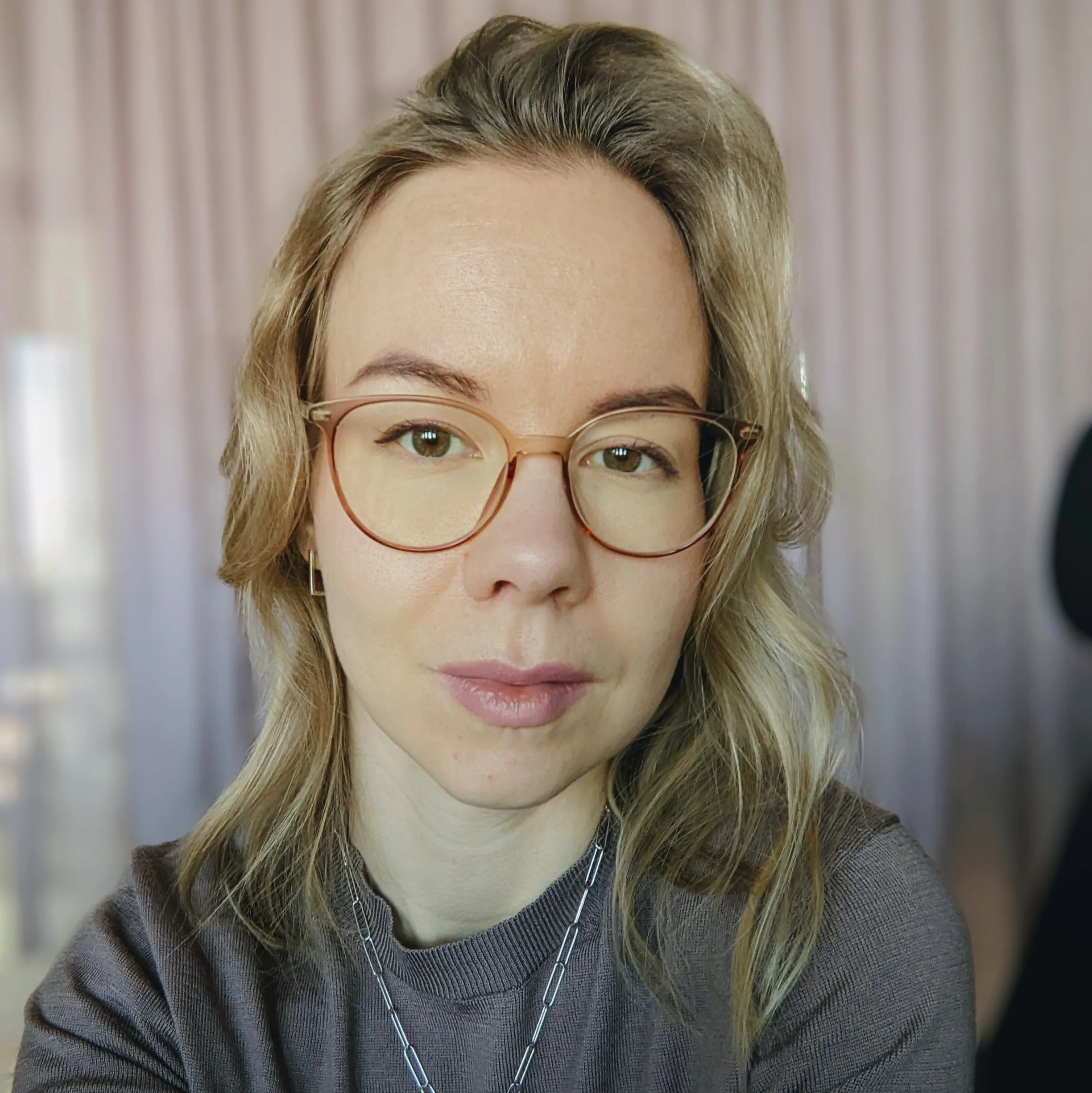 Natascha is a rare natural-born teacher who has a talent to induce confident speaking in her students. She is a very supportive, gentle and non-judgemental person, and she gives you lots of safe space to try out your new skills.