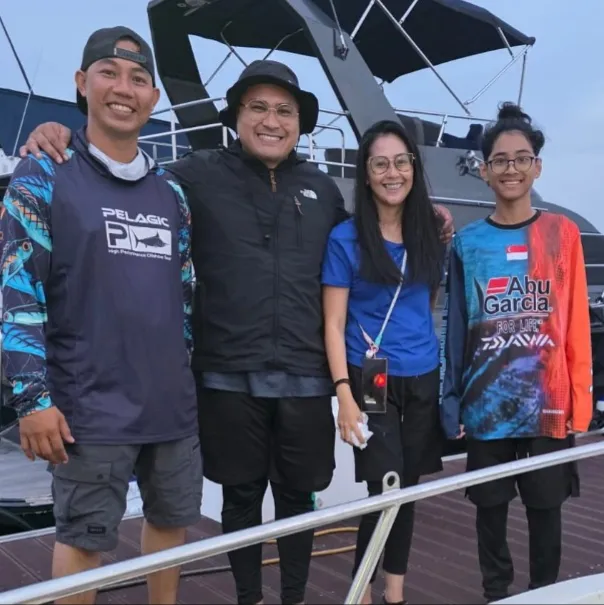 "Our boat fishing experience was excellent. Captain derick provided clear instructions, and ensured safety throughout the trip. strong knowledge of the area, resulting in a productive and enjoyable session. Great vibes, Highly reliable and recommended."