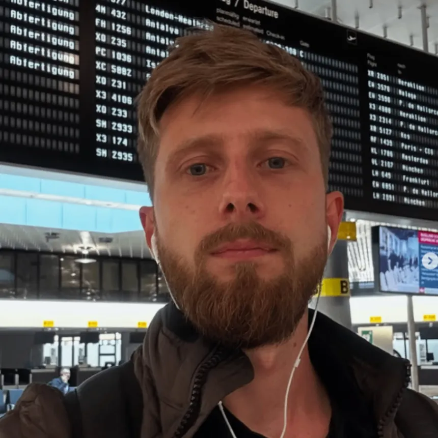 Lerne seit bald 8 Jahren von FA und bereue nicht eine Sekunde davon. Durch das kollektive Wissen konnte ich viel schneller lernen worauf es wirklich ankommt im Trading.