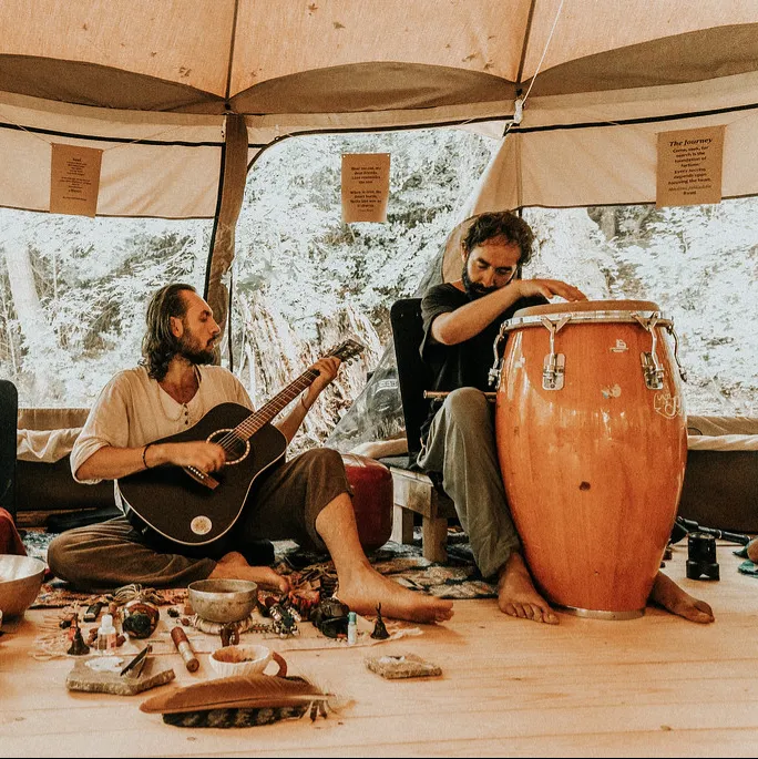 Música ao vivo & improvisada