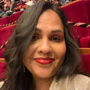 Raquel has an incredible ability to connect with her students and find the best way to help them grow. Thanks to her, I feel much more confident using English naturally and fluently