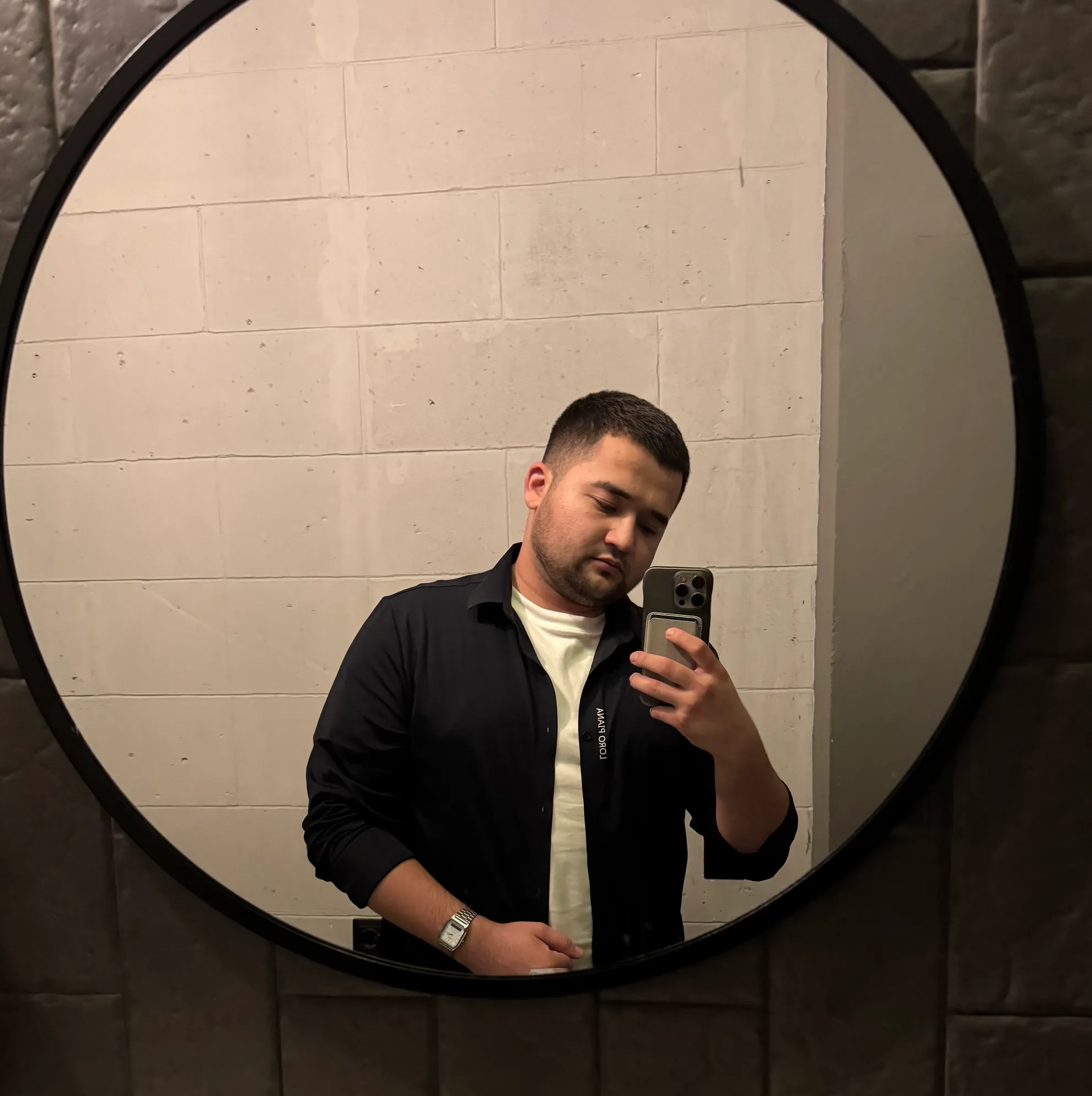 Jakhongir's business profile